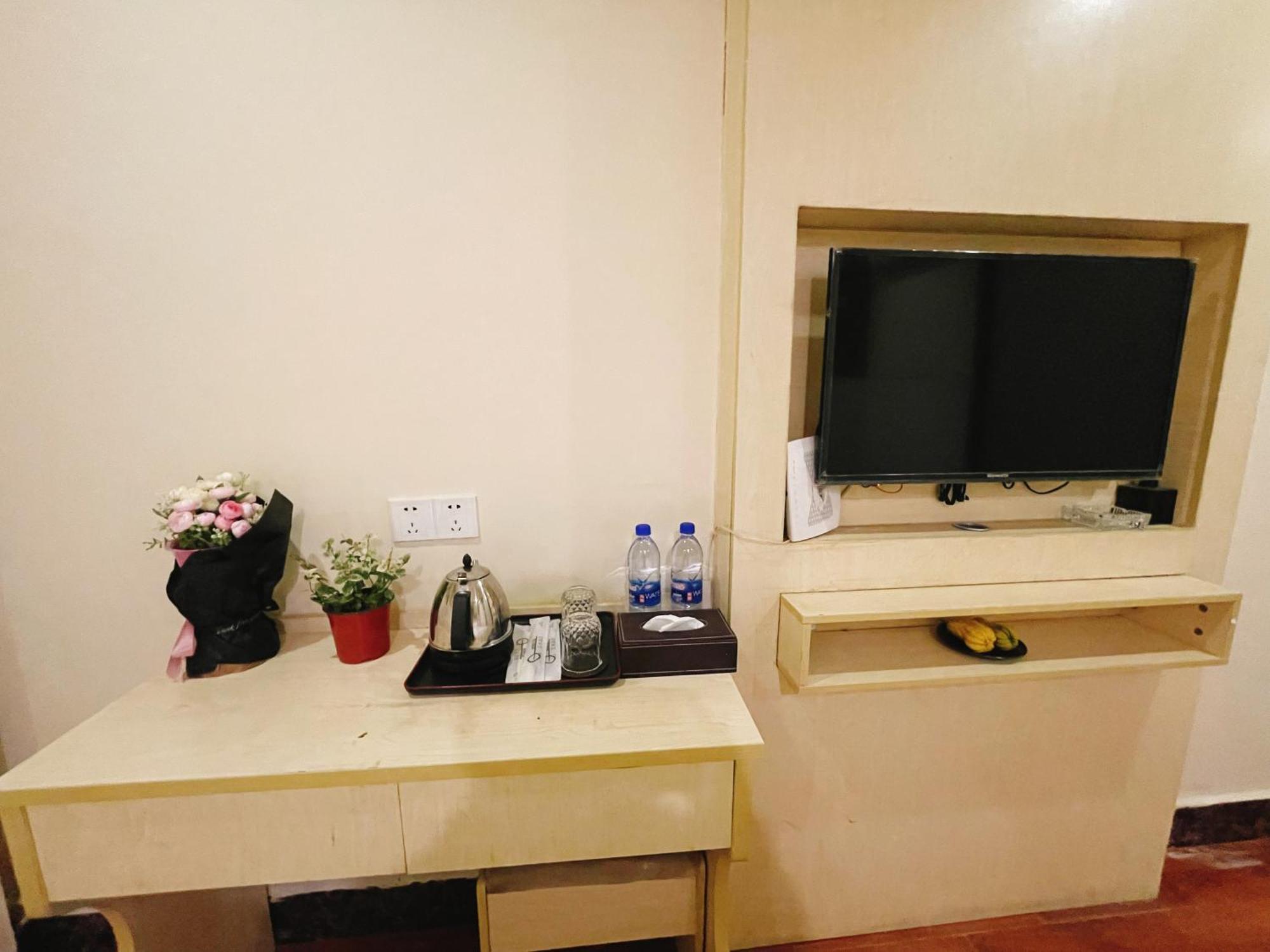 Emi Hotel Guangzhou International Convention And Exhibition Center Guangzhou Tower Branch Bagian luar foto